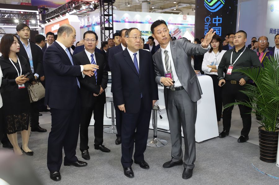《聚焦cids2019(10)：参观文思海辉展台》