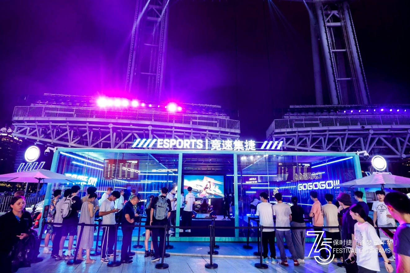 《alienware为热爱加码，享受酷炫电竞赛车体验》